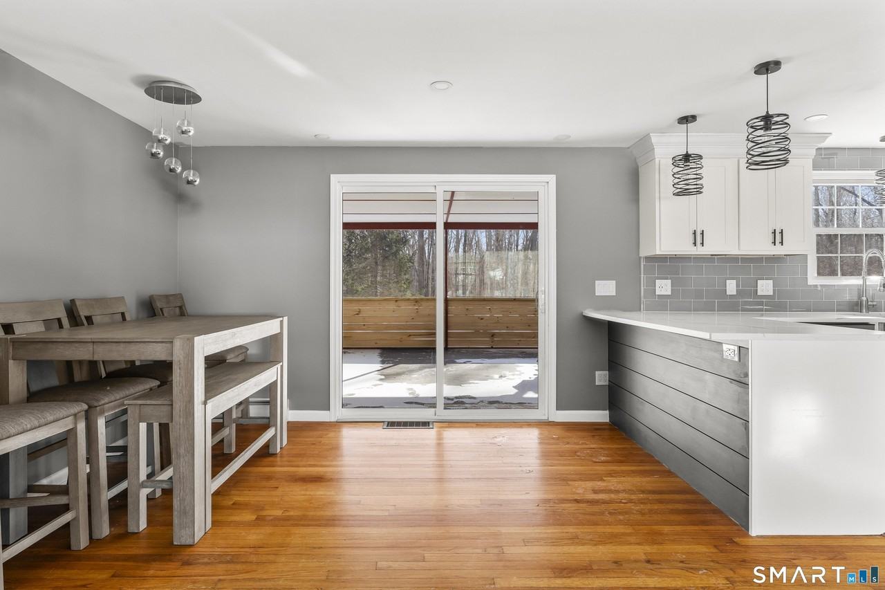 17 Champlain Dr - Photo 7 of 26