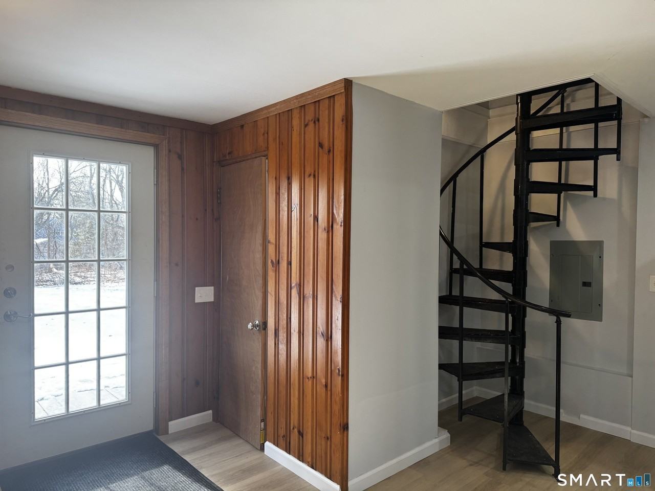 352 Hotchkiss Rd - Photo 3 of 12