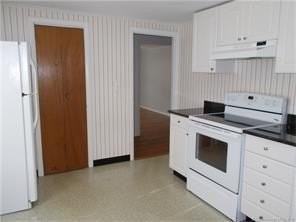 29 Holmeslea Ct Apt 2 #2 - Photo 2 of 10