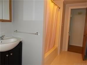 29 Holmeslea Ct Apt 2 #2 - Photo 5 of 10