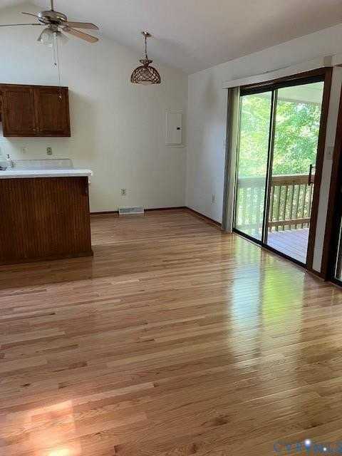 813 W 29th St - Photo 5 of 23