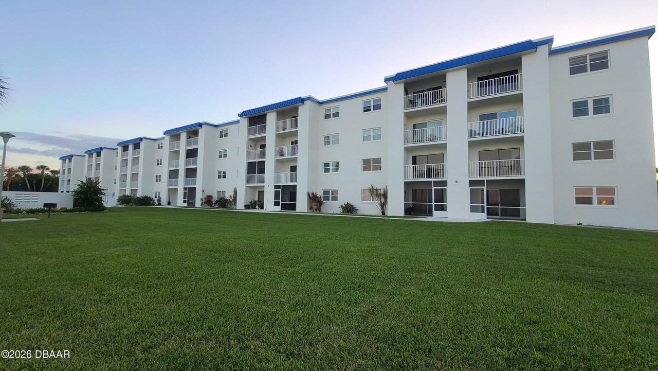 3131 S Ridgewood Ave Apt 203 #203 - Photo 2 of 27