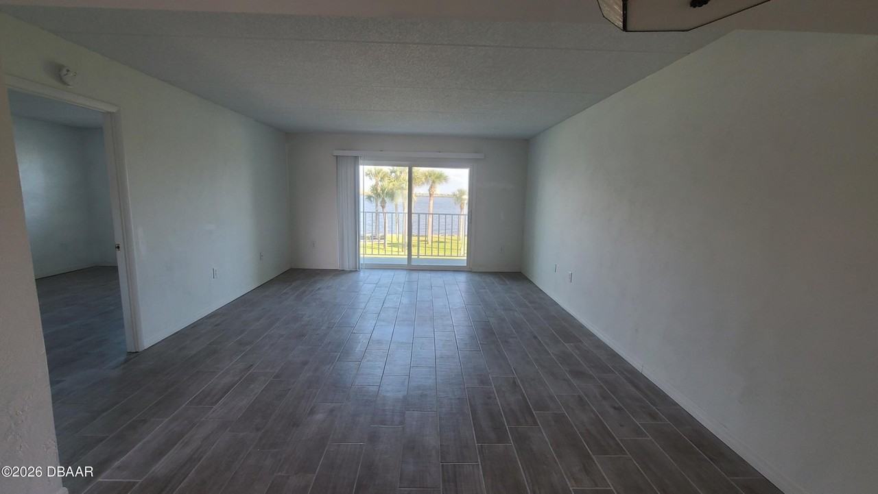 3131 S Ridgewood Ave Apt 203 #203 - Photo 7 of 27