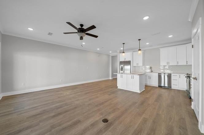 100 Beach Dr Apt 11 #11 - Photo 3 of 20