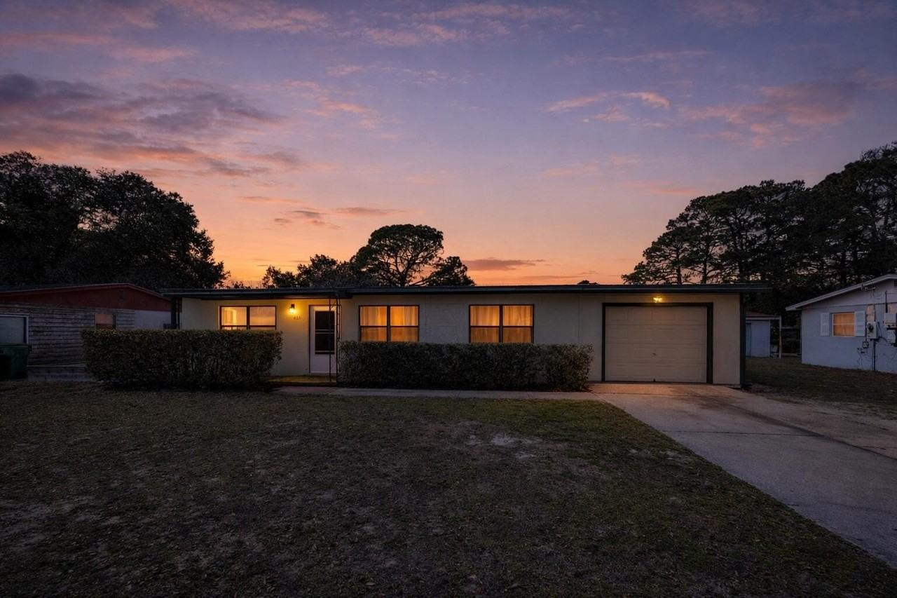 435 Argyle Ct - Photo 2 of 40