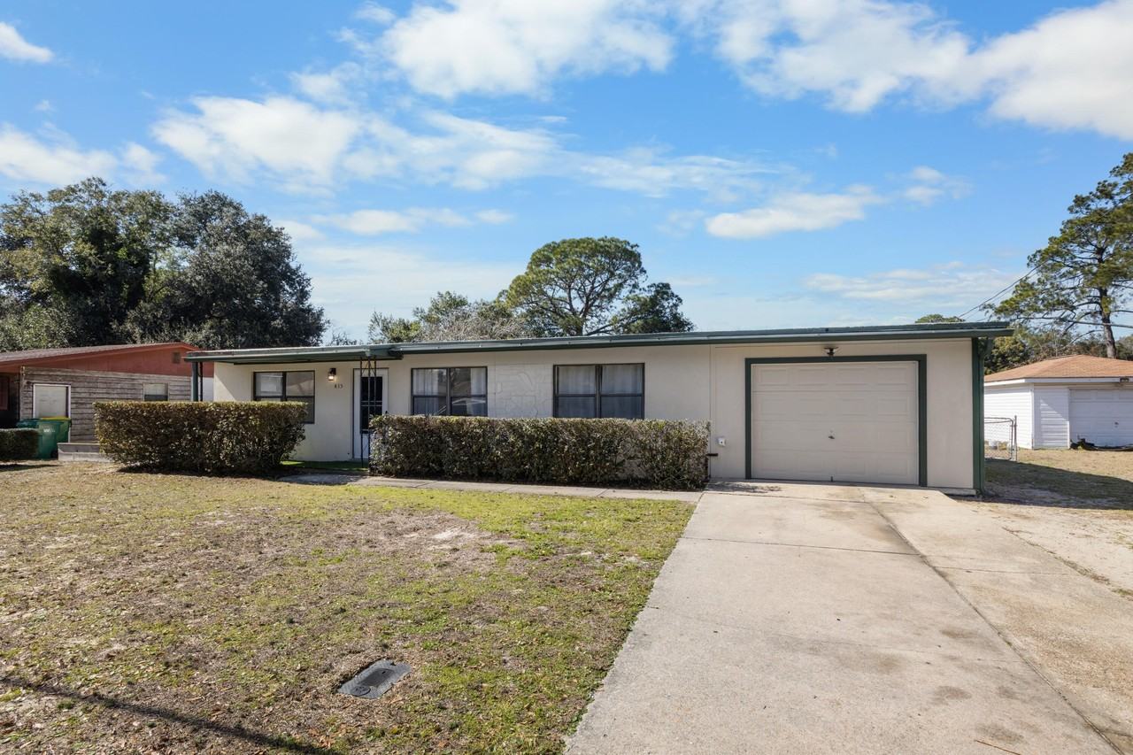 435 Argyle Ct - Photo 3 of 40