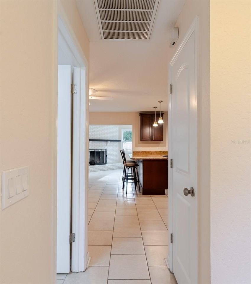 8918 134th St - Photo 4 of 37