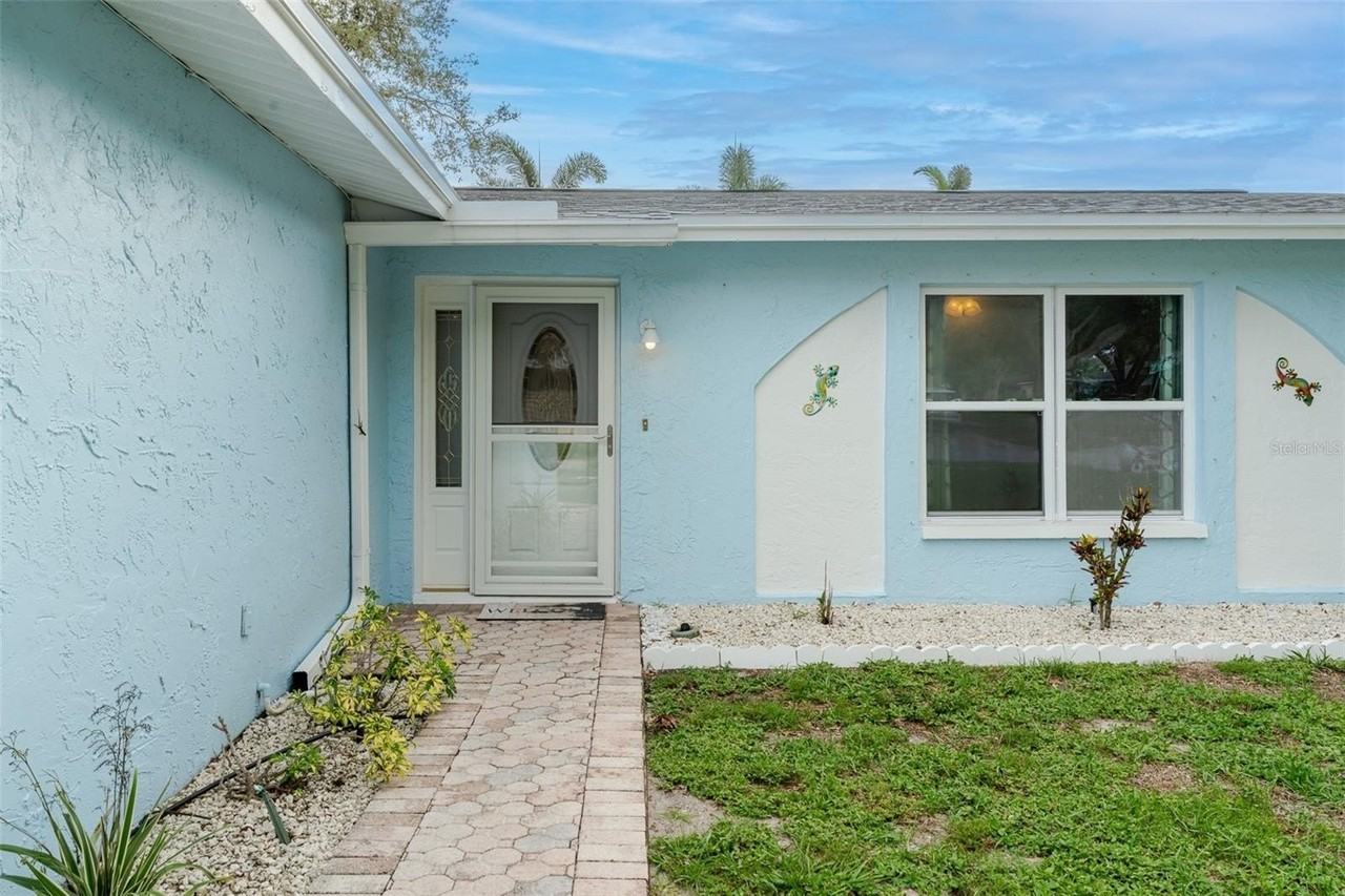 8918 134th St - Photo 5 of 37