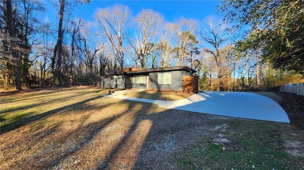 1786 Stanton Rd Sw - Photo 2 of 15