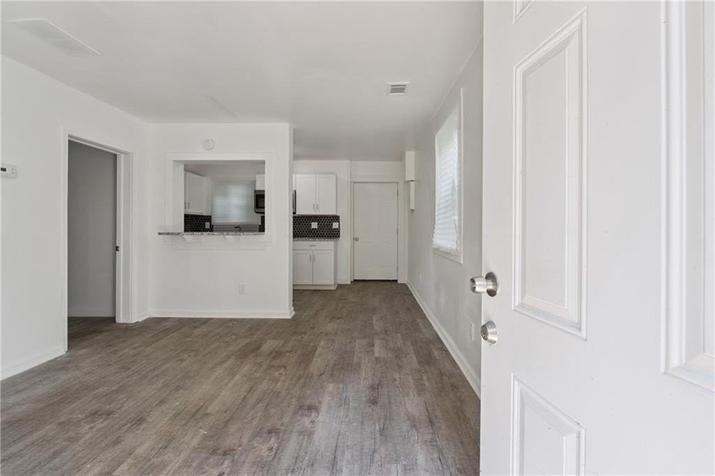 1098 Smith St Sw Unit B #B - Photo 3 of 14