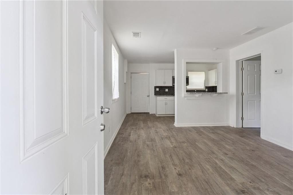 1098 Smith St Sw Unit B #B - Photo 4 of 14