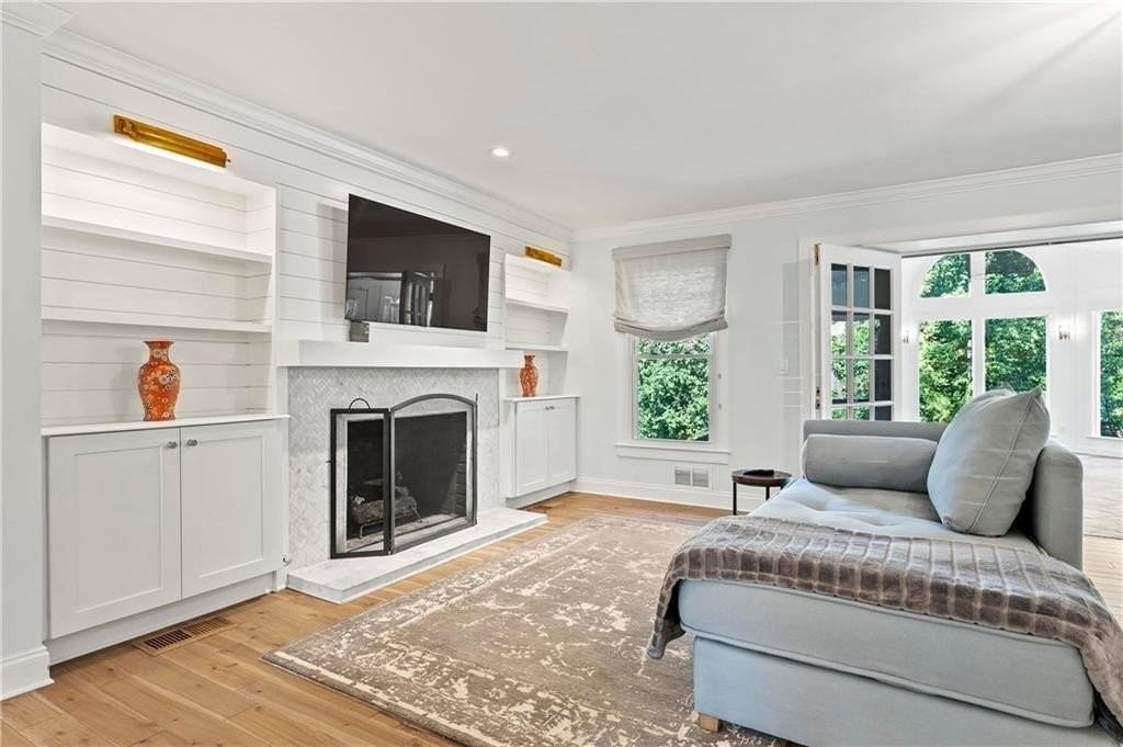 4820 Powers Ferry Rd - Photo 6 of 42