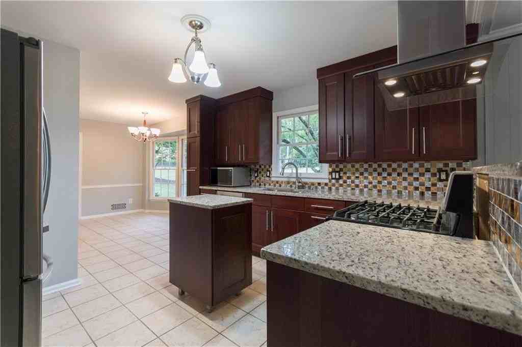 1317 Witham Dr - Photo 5 of 16