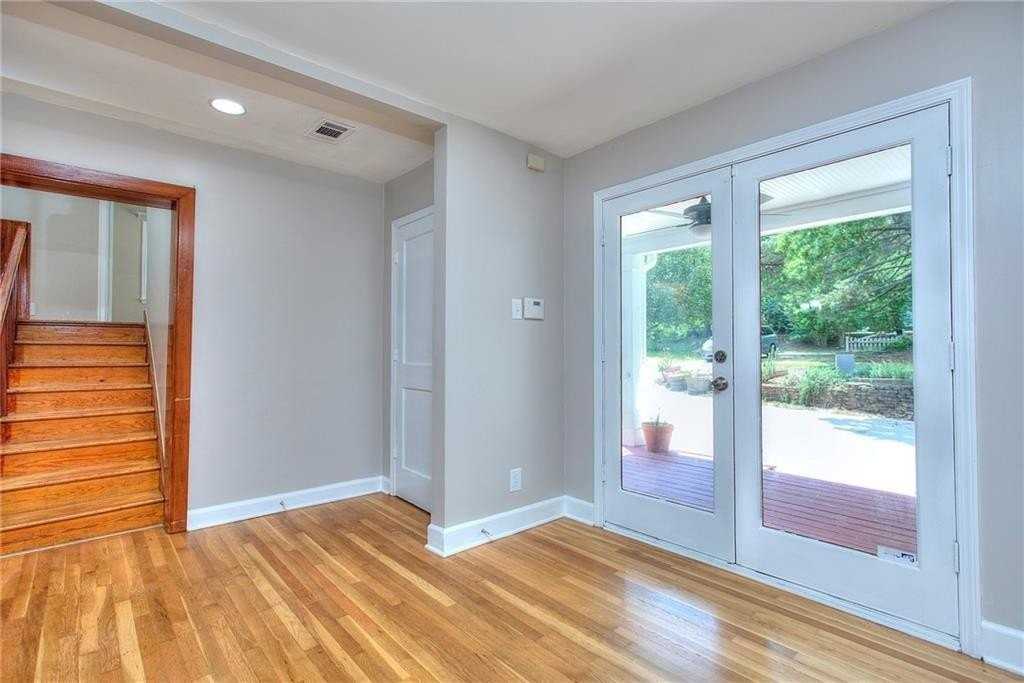 2067 Brockett Rd - Photo 4 of 38