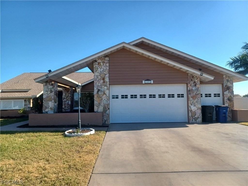 11891 Prince Charles Ct - Photo 4 of 36