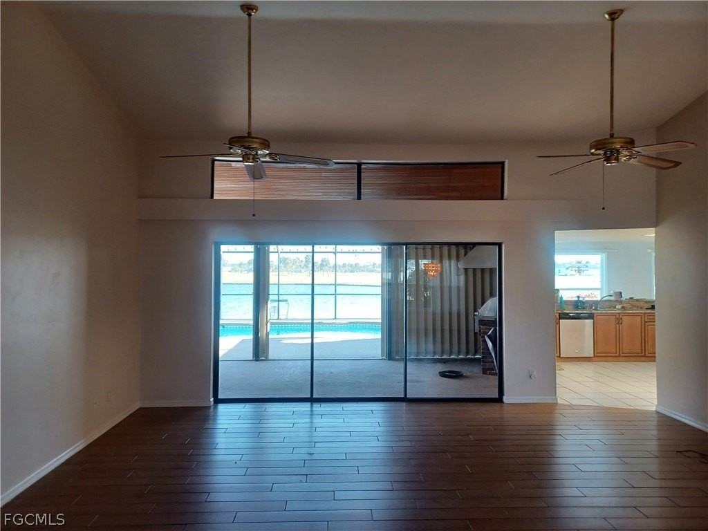 11891 Prince Charles Ct - Photo 6 of 36