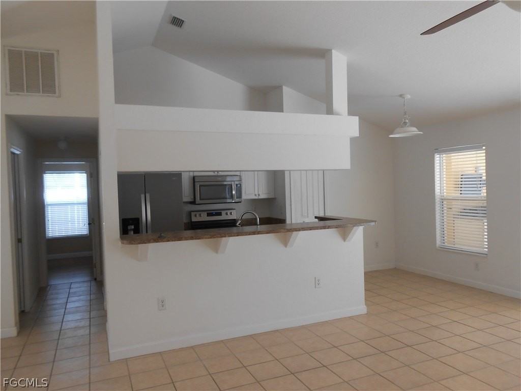 612 Mcarthur Ave - Photo 7 of 32