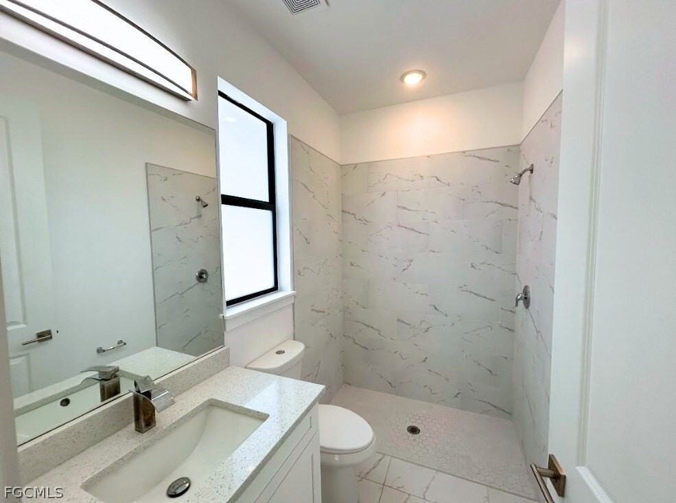 674 Chemstrand St E - Photo 4 of 7