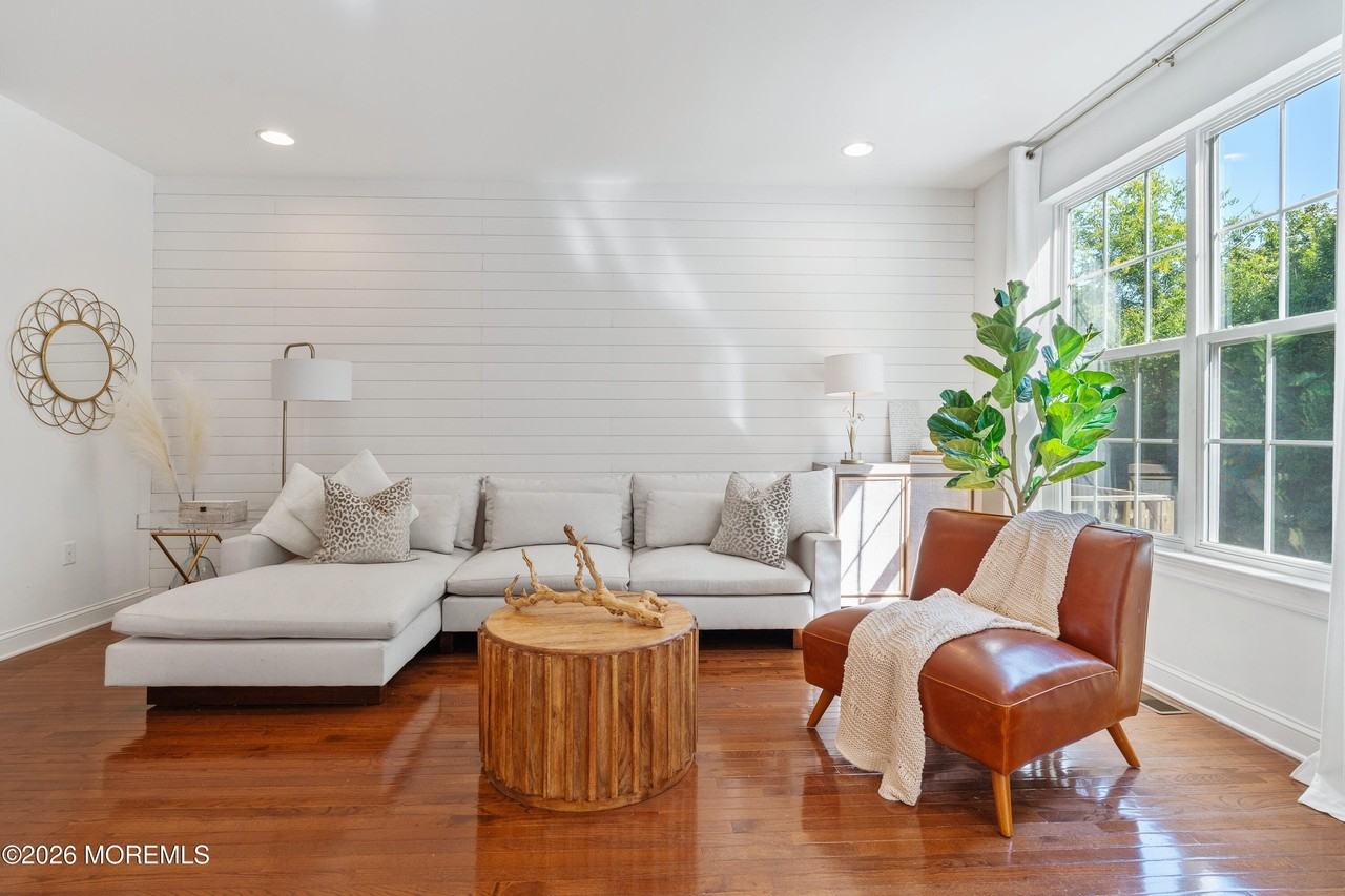 207 Yale Blvd - Photo 7 of 28