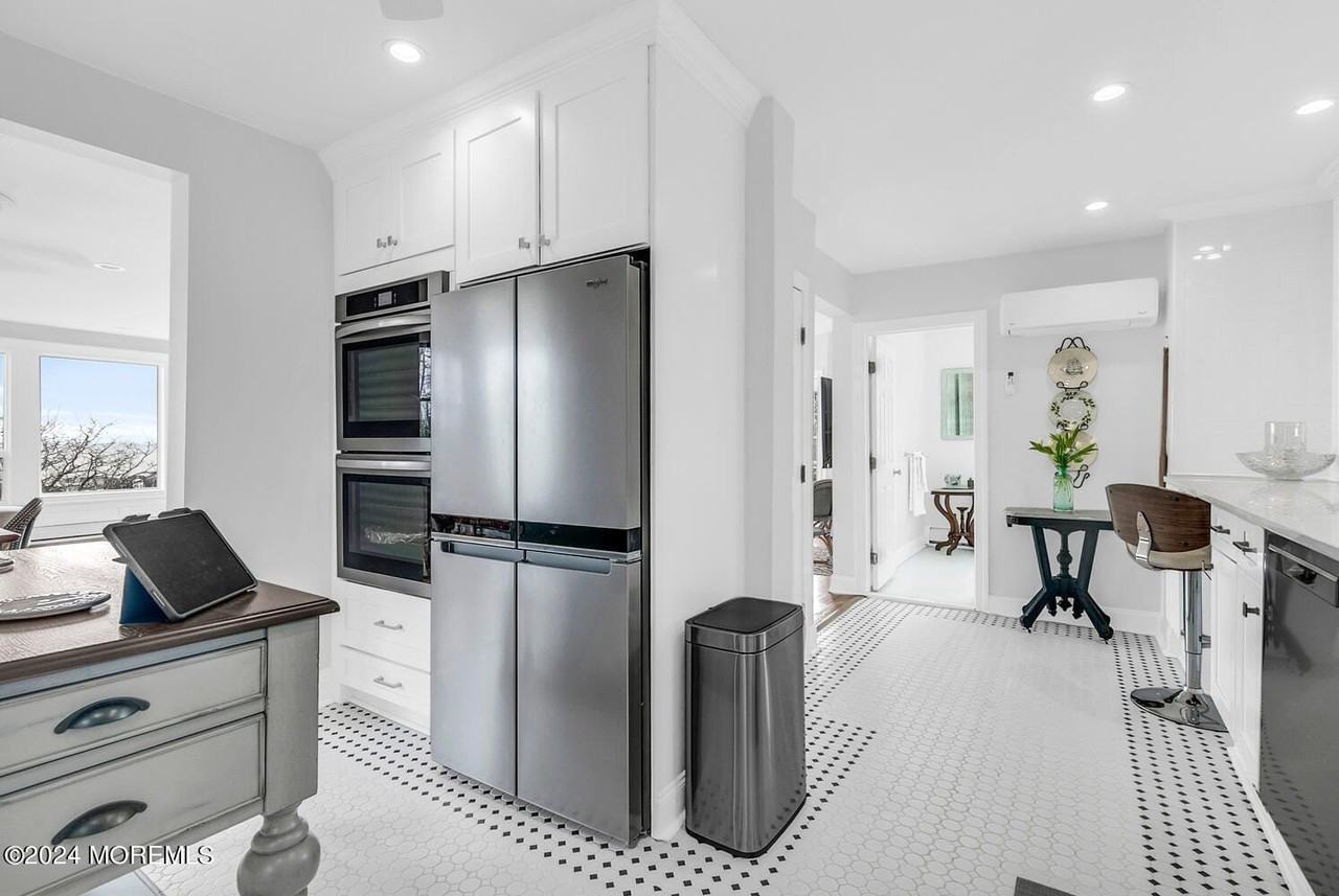 157 Portland Rd - Photo 5 of 48