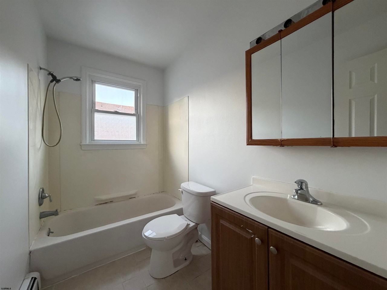 27 N Annapolis Ave #B1 - Photo 3 of 8