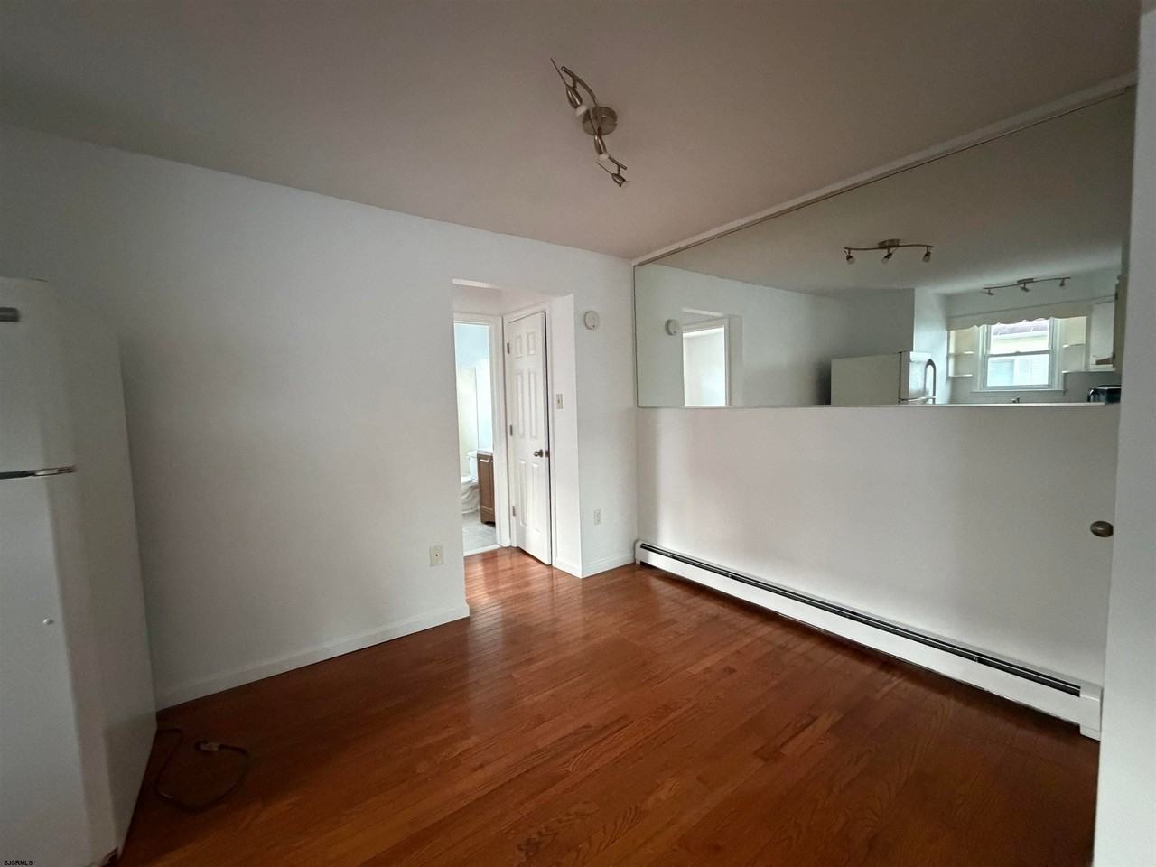 27 N Annapolis Ave #B1 - Photo 5 of 8