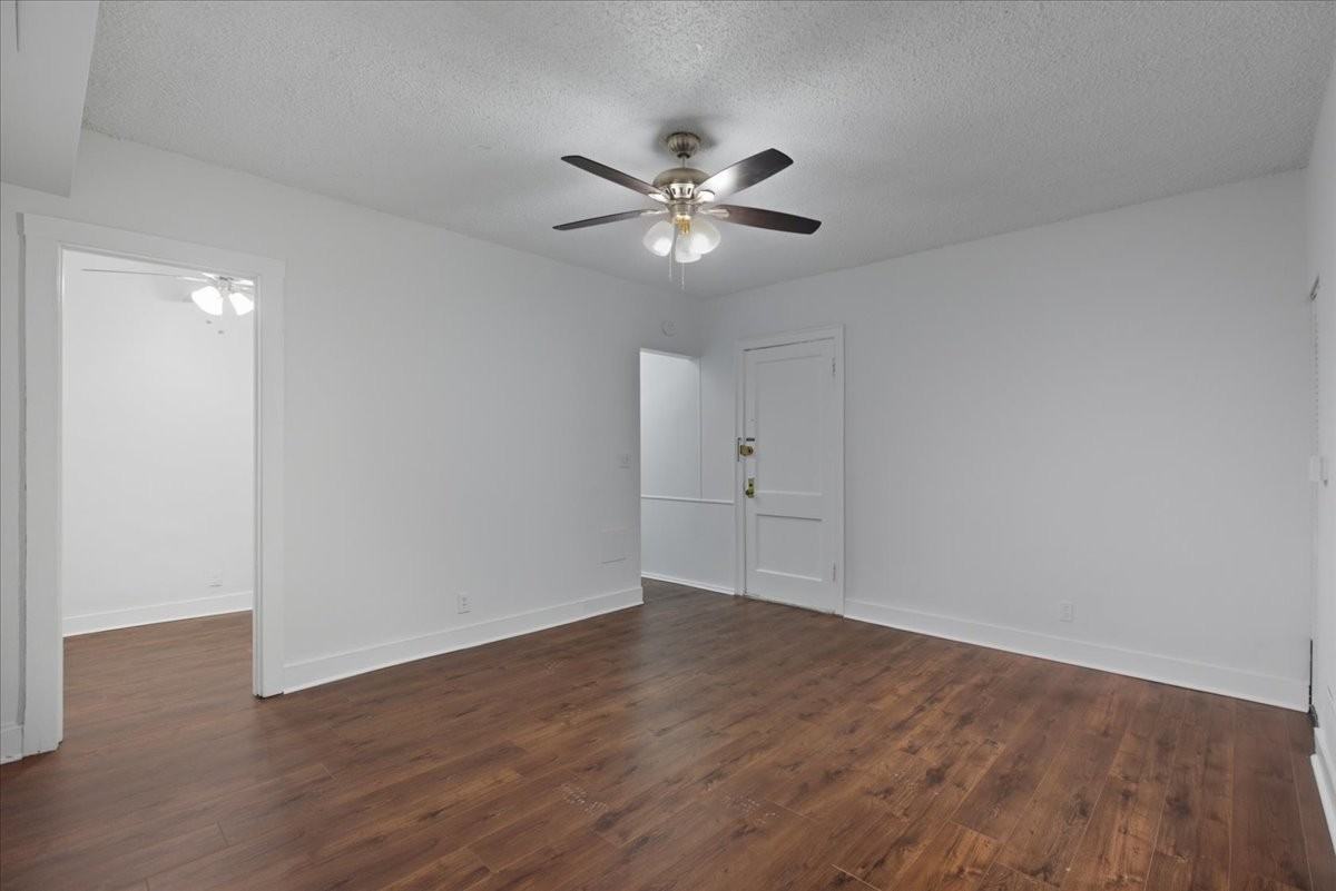 3727 N Pine Grove Ave #214 - Photo 4 of 11