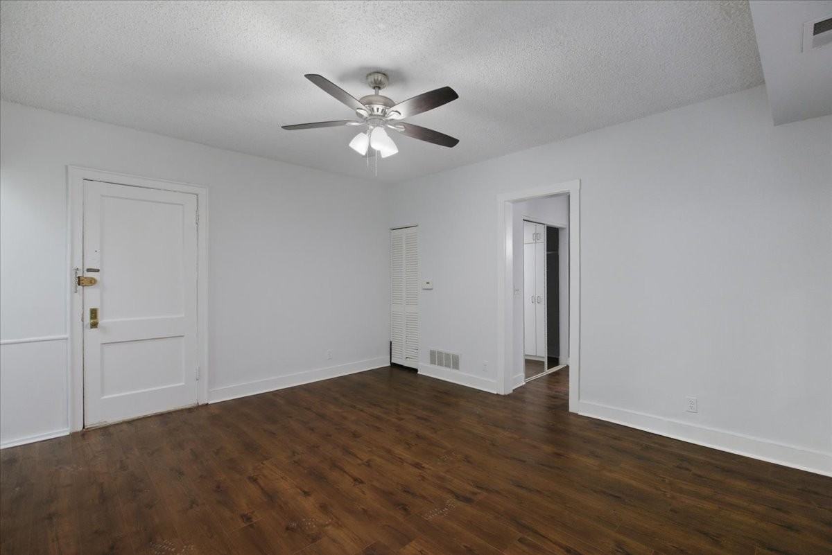 3727 N Pine Grove Ave #214 - Photo 5 of 11