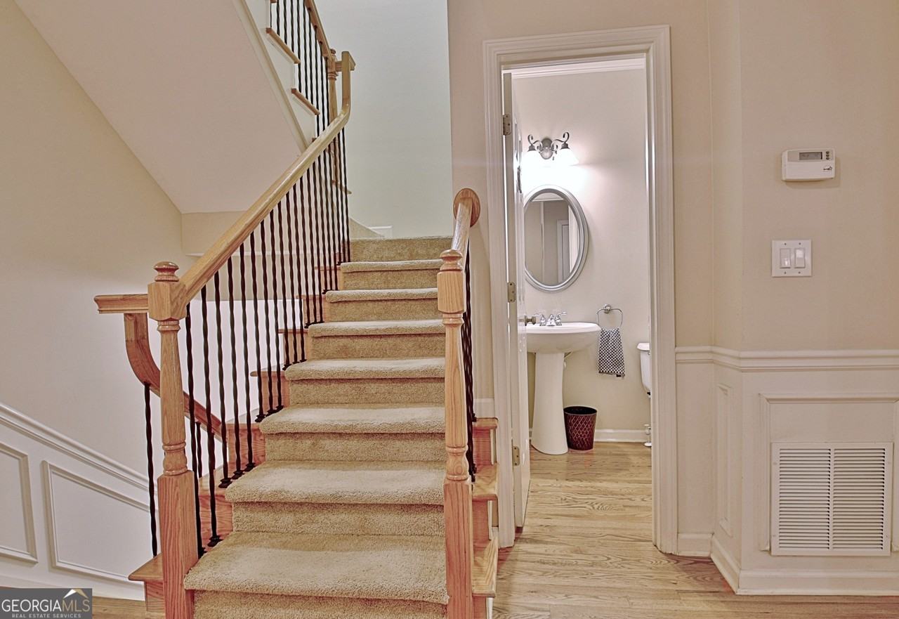 22 Star Spangled Ln - Photo 5 of 50