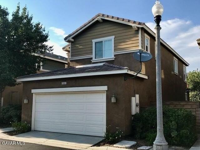 2553 Sparkling Water Ct - Photo 2 of 15