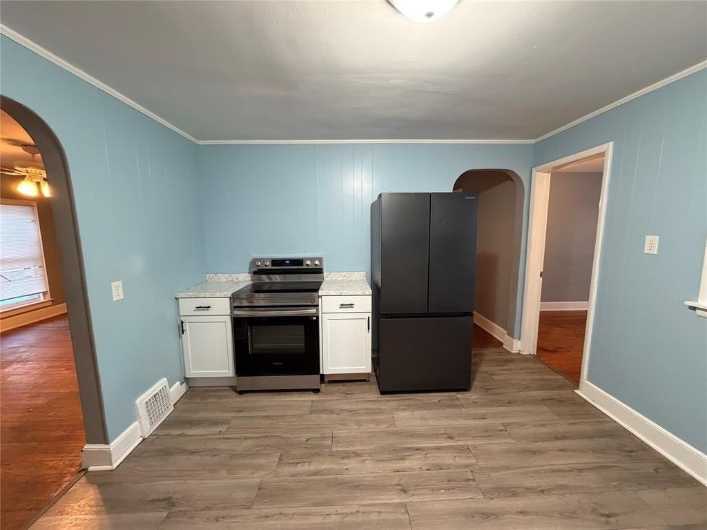 190 Hawley St - Photo 6 of 11