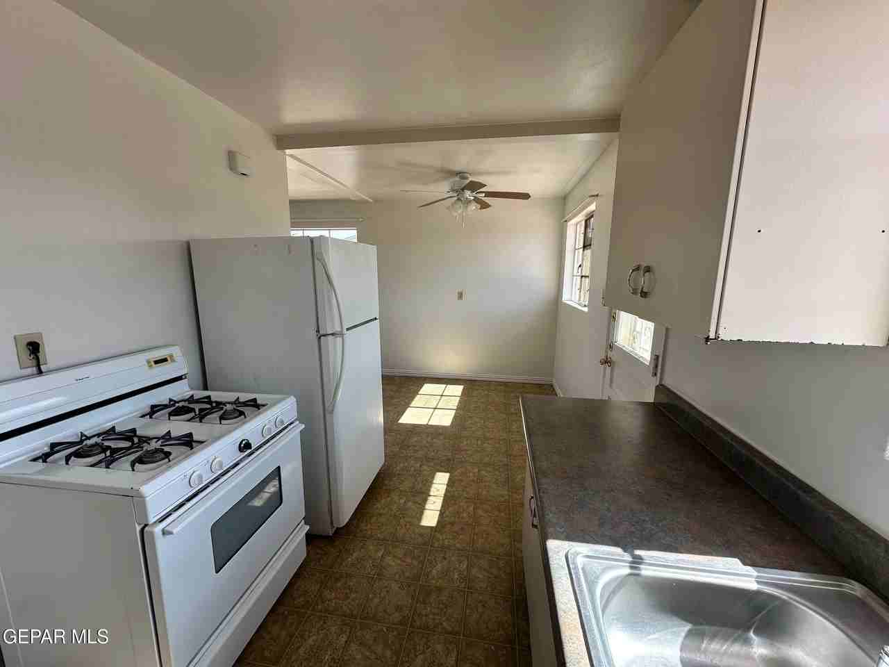 5036 Louis Dr - Photo 5 of 13