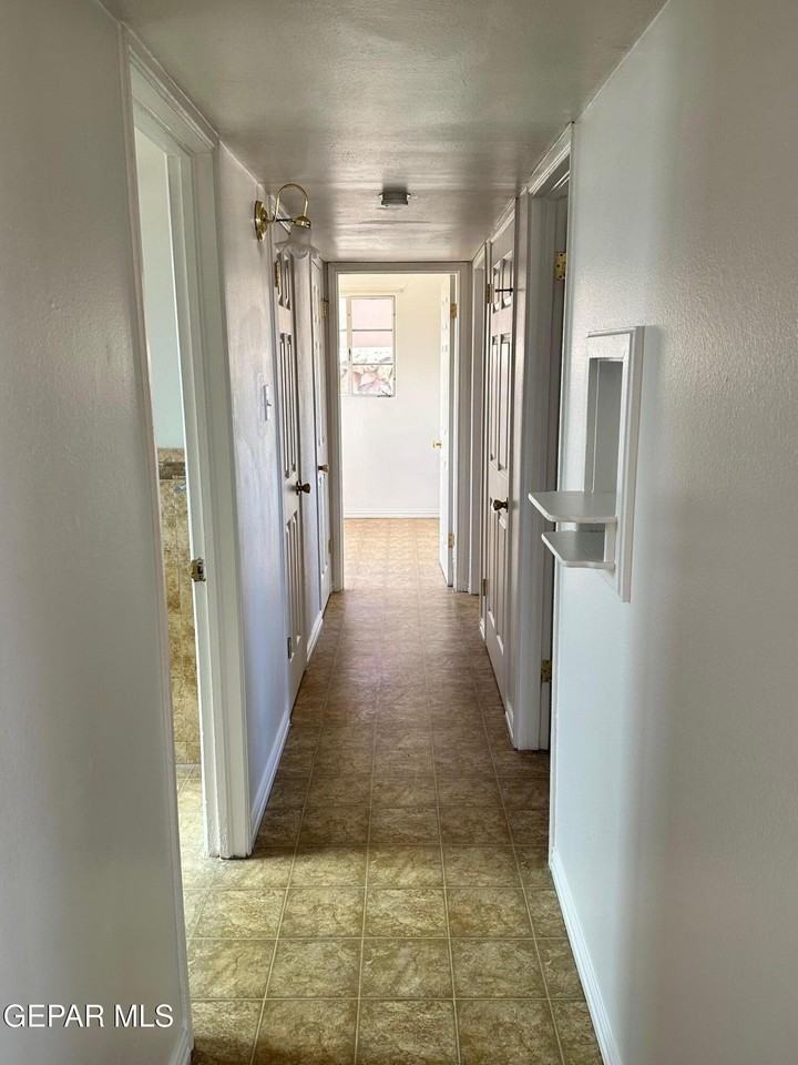 5036 Louis Dr - Photo 7 of 13