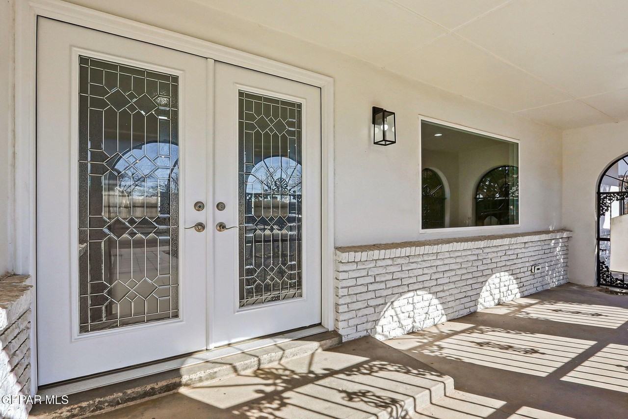 5713 Creston Ave - Photo 4 of 41