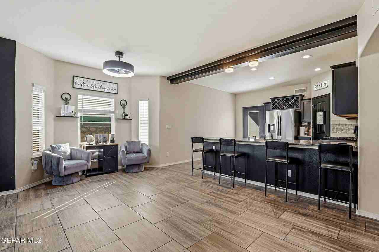 14270 Richard Wiles Ave - Photo 7 of 23