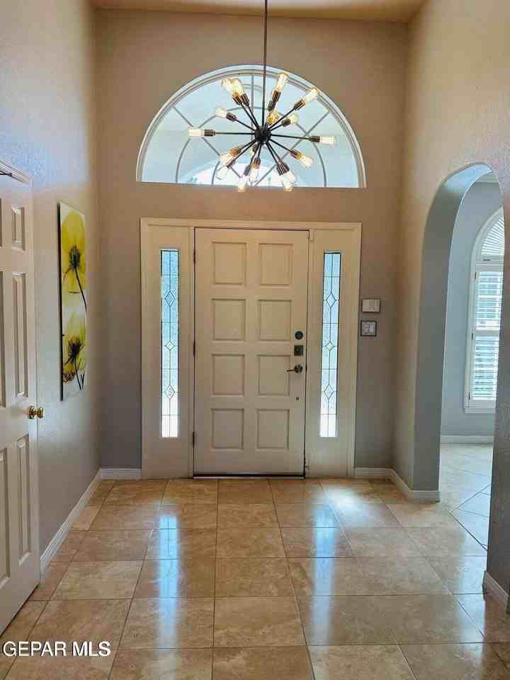 1369 Gate Pl - Photo 3 of 29