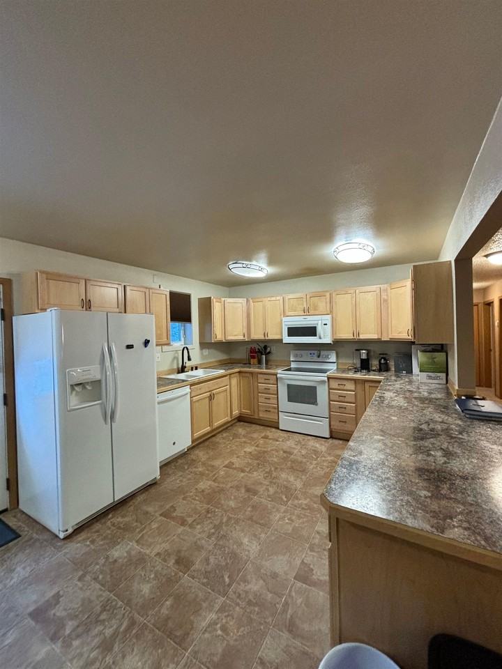 825 Andrew St #A - Photo 5 of 21