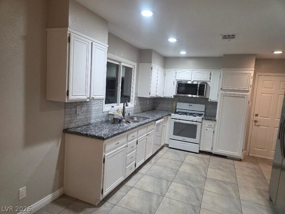 541 Sheffield Dr - Photo 4 of 21