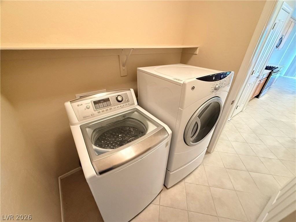 2501 Solera Sky Dr - Photo 3 of 17