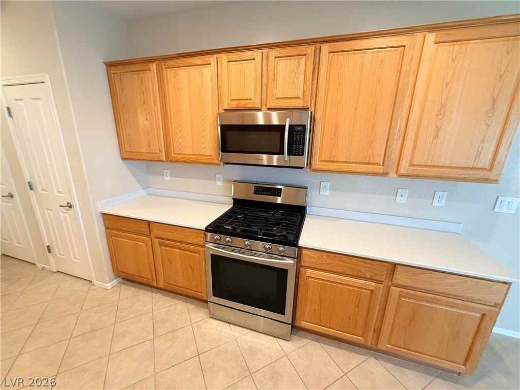 2501 Solera Sky Dr - Photo 4 of 17