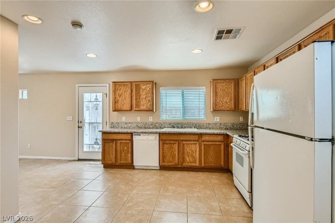 5174 Starter Ave - Photo 7 of 22