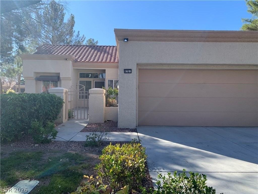 8701 Millsboro Dr - Photo 3 of 50