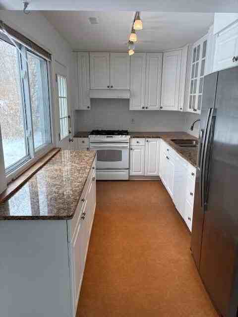 255 Brookside Dr - Photo 5 of 25