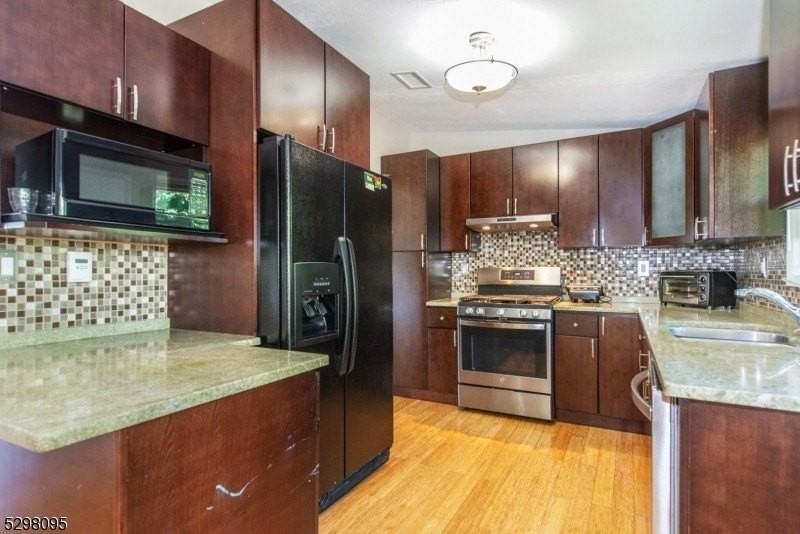 19 Southwynde Dr - Photo 4 of 23