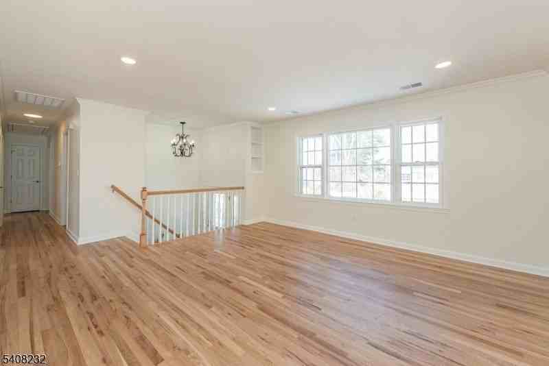 9 Dixon Pl - Photo 6 of 31