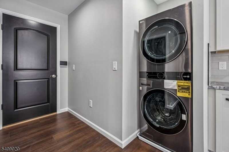 268 Morris Ave #A - Photo 3 of 22