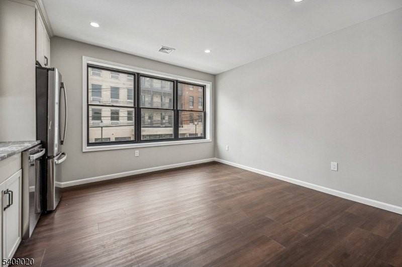 268 Morris Ave #A - Photo 4 of 22