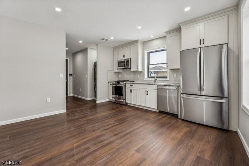 268 Morris Ave #A - Photo 6 of 22