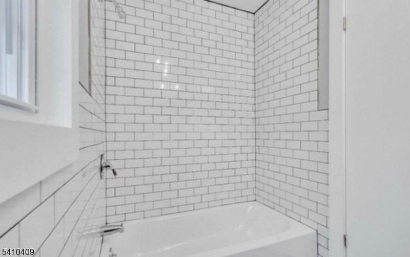 83 Sheridan Street - Photo 6 of 9