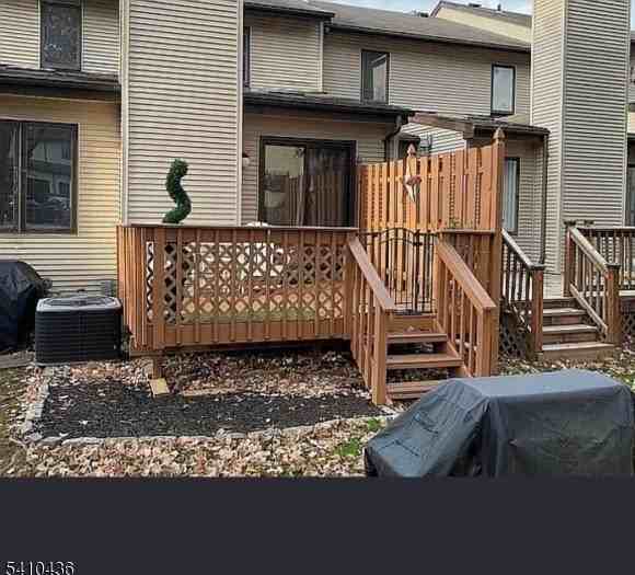 58 Elm Ter - Photo 3 of 3